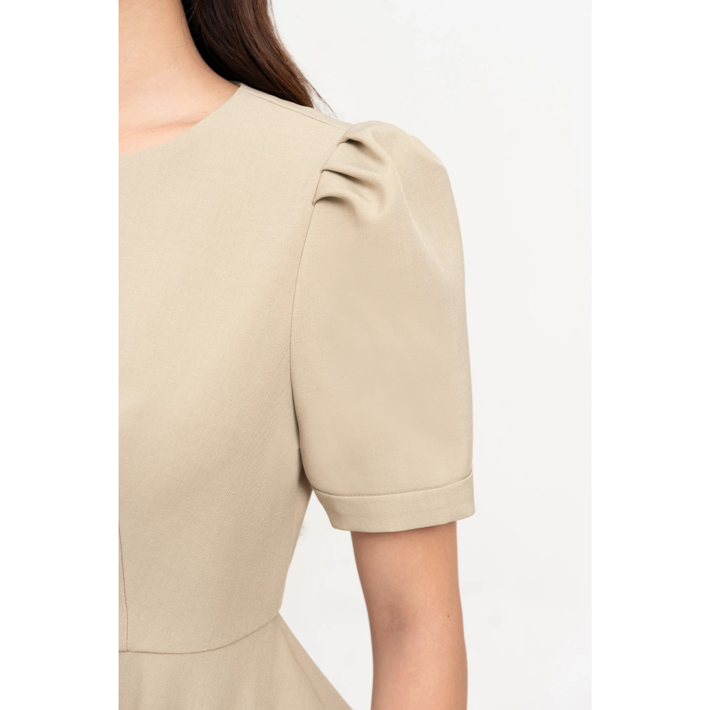 Áo peplum cách điệu cổ tròn, áo công sở tay ngắn xếp ly nữ IVY moda MS 61T0232 | BigBuy360 - bigbuy360.vn