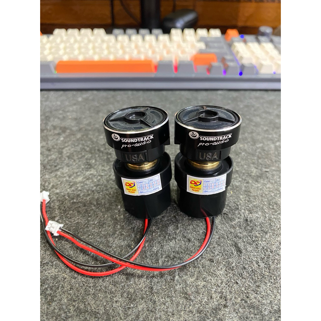 Củ micro cao cấp Coil Neo Soundtrack Pro700 (Hàng bãi Mỹ, tiếng hát sáng, trầm ấm, chống hú rít tốt)