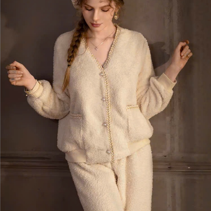 BỘ ĐỒ LÔNG MÙA ĐÔNG SIÊU ẤM MÀU KEM SỮA – MIN HOUSE SLEEPWEAR