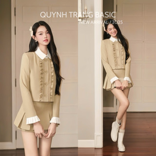  Set Kaki Nữ kem be Áo khoác Cổ sơ mi may Viền áo nhúm Bèo phối trắng cách điệu & chân váy xếp ly cạp cao 