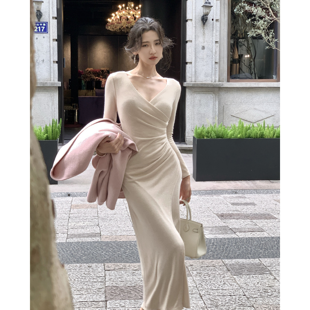 Đầm nữ dài tay Mila cổ V dáng dài quấn nhún eo, vạt chéo tôn dáng chất thun len Mỹ ôm body quyến rũ mặc dự tiệc đi làm | BigBuy360 - bigbuy360.vn