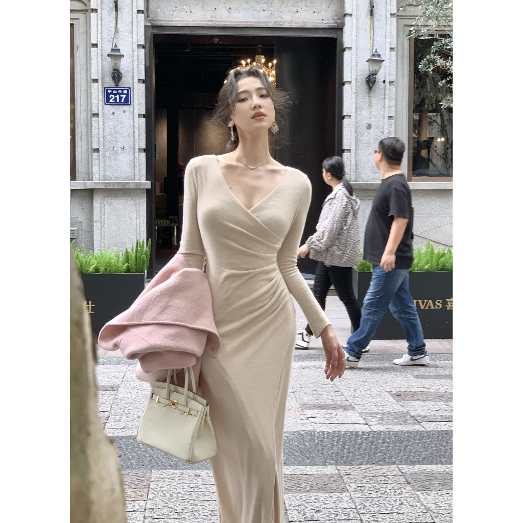 Đầm nữ dài tay Mila cổ V dáng dài quấn nhún eo, vạt chéo tôn dáng chất thun len Mỹ ôm body quyến rũ mặc dự tiệc đi làm | BigBuy360 - bigbuy360.vn