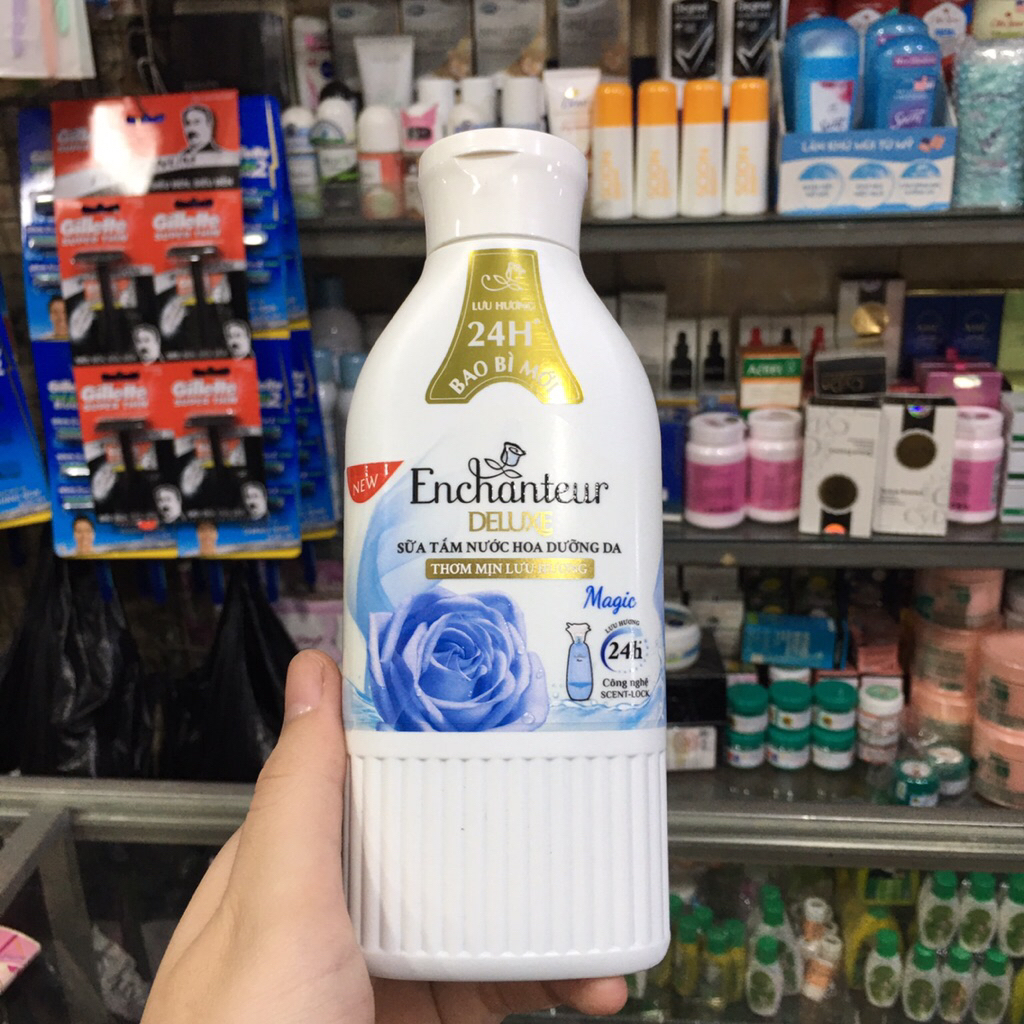 Sữa tắm nước hoa dưỡng da Enchanteur Magic 180g