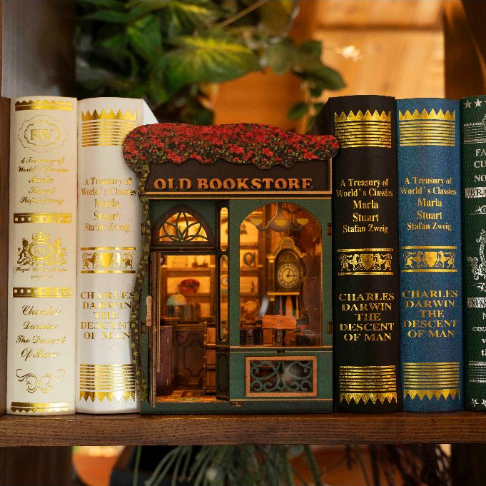 Book Nook Old Book Store – Mô Hình DIY 3D Có Đèn LED Trang Trí Kệ Sách
