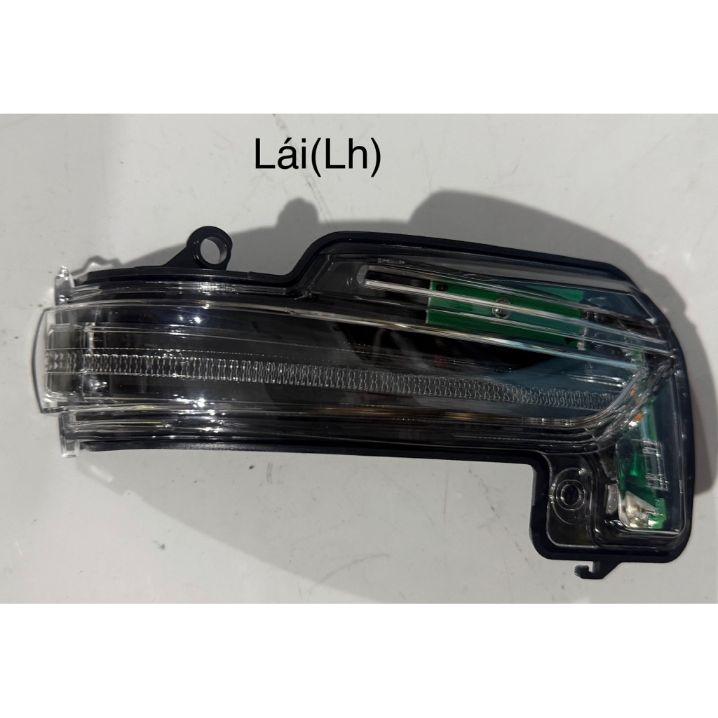 Đèn xi nhan gương xe Fortuner 2017-2025, xe inova 2017-2020, xe toyota Cross 2020-2025