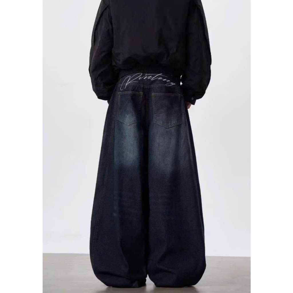 Quần baggy jean nam nữ phom Unisex ống bí thêu chữ sau mông cực Hot | BigBuy360 - bigbuy360.vn