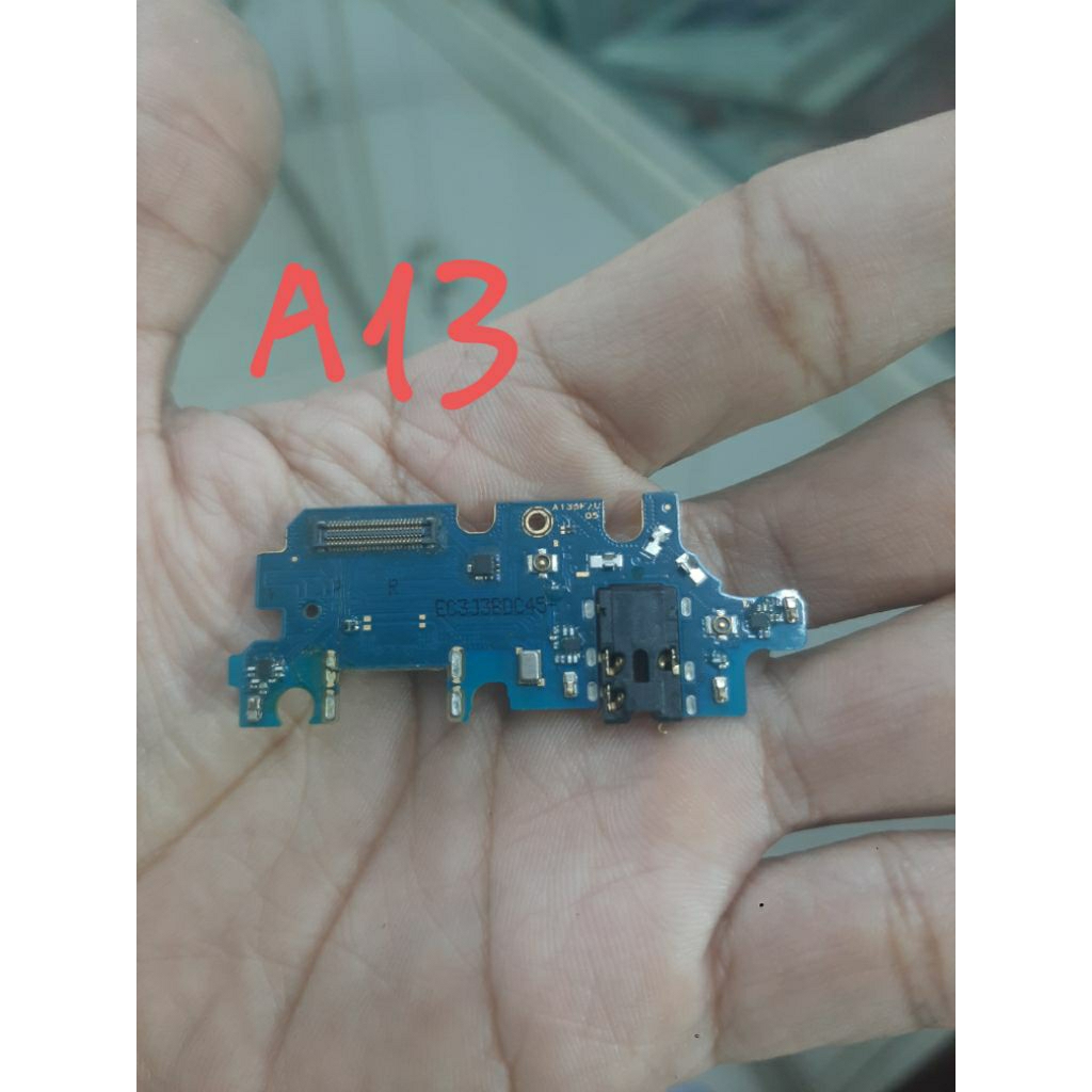 Bo sạc sam sung A13 zin cũ bị thiếu chân sạc cho ae về lao động