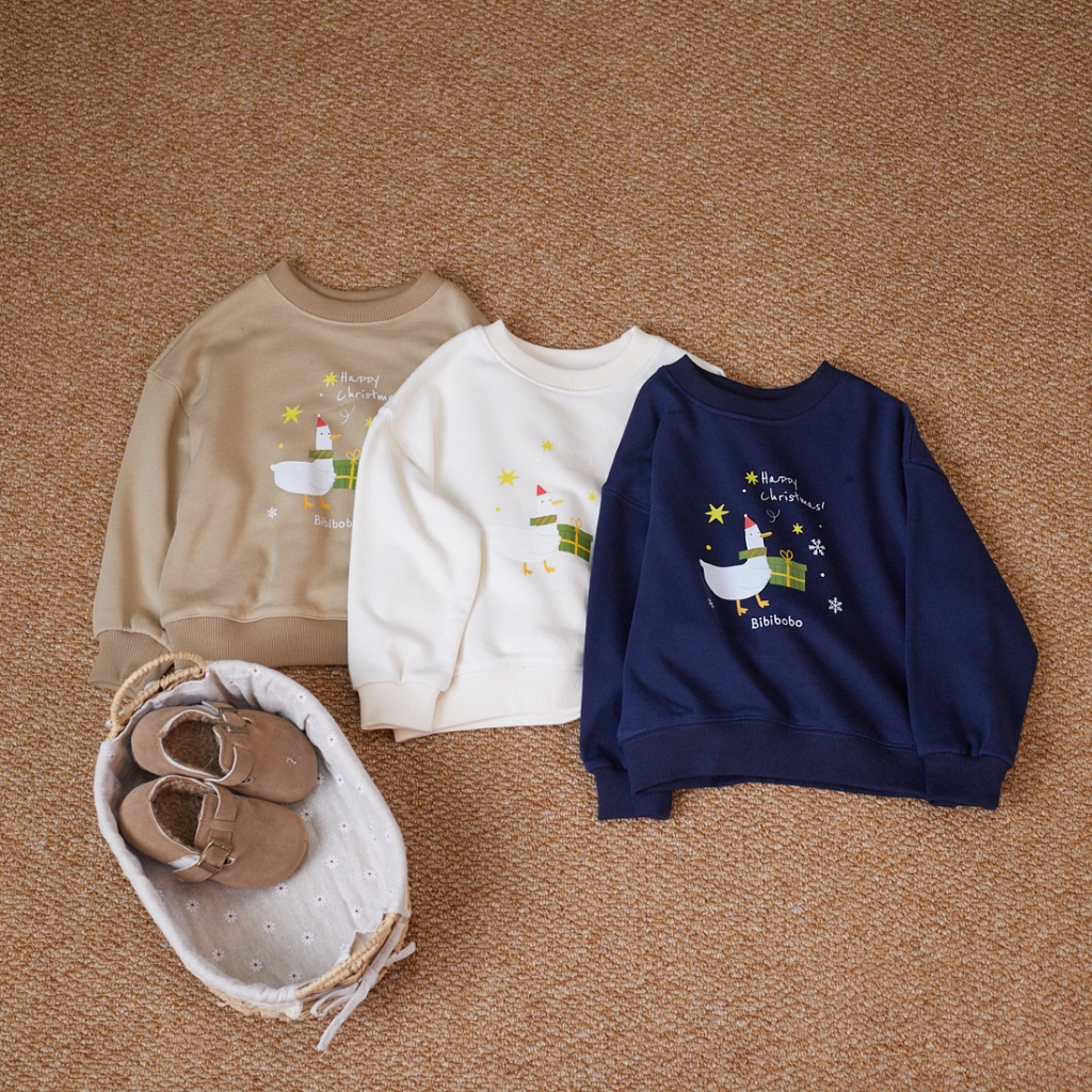 Áo Noel nỉ da cá mềm mại cổ tròn form rộng rãi in hình đáng yêu cho bé trai bé gái - Bibibobo - AT01