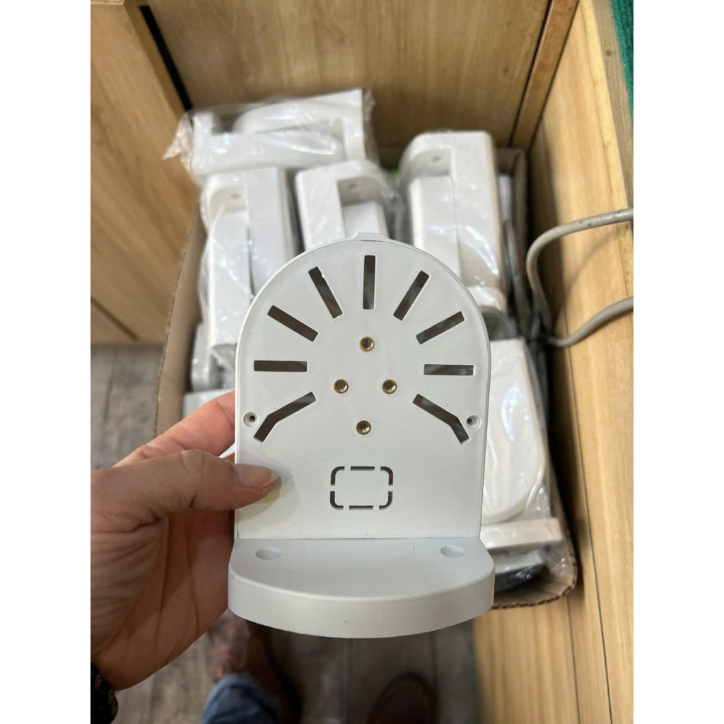 Chân Đế Camera L Ren Đồng Dành Cho Camera Quay Quét Imou A22,C22,Ezvit C6N,H1C.. kmb