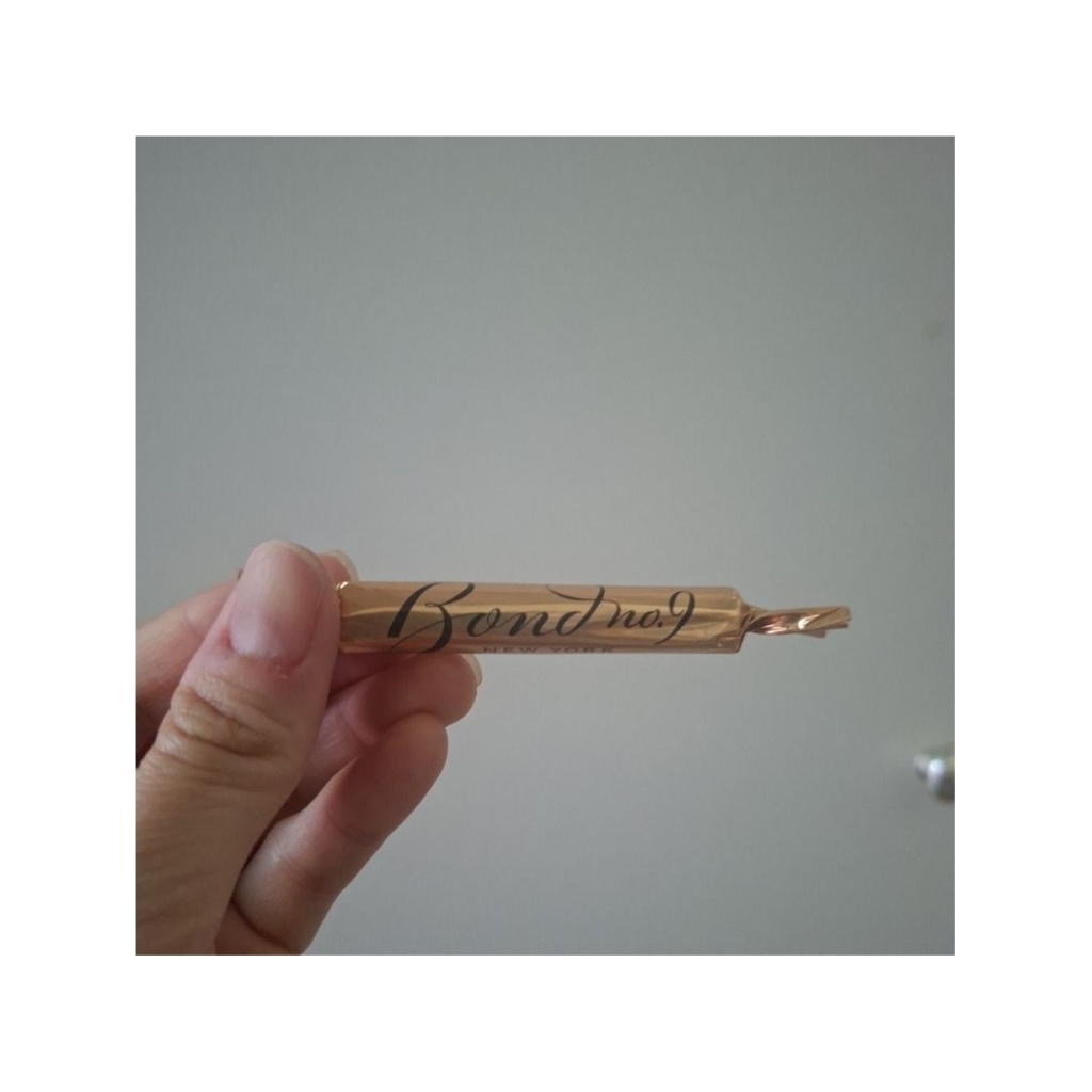 chỉ ship từ 2 ống/vial Bond no9 Signature Scent