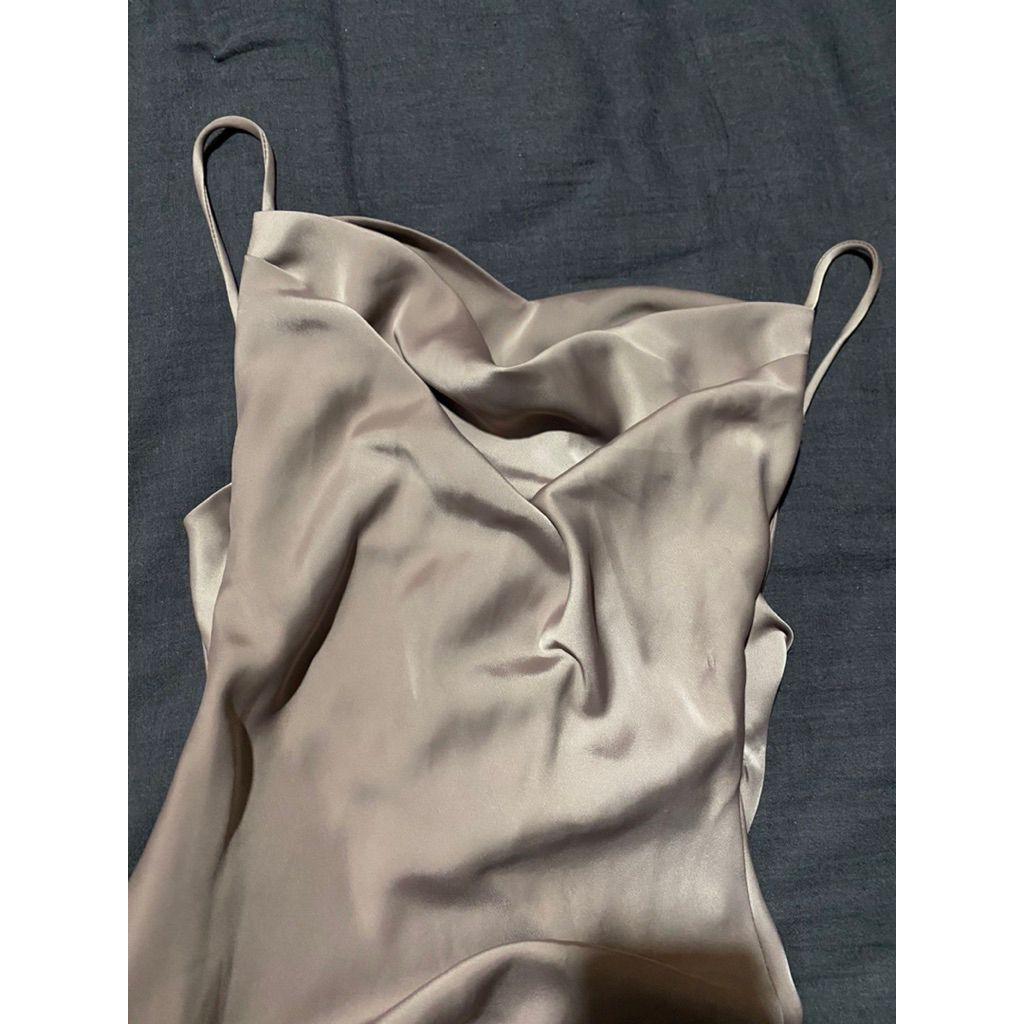 Pass đồ - Đầm lụa Billion Girl size s (đọc kĩ mô tả)