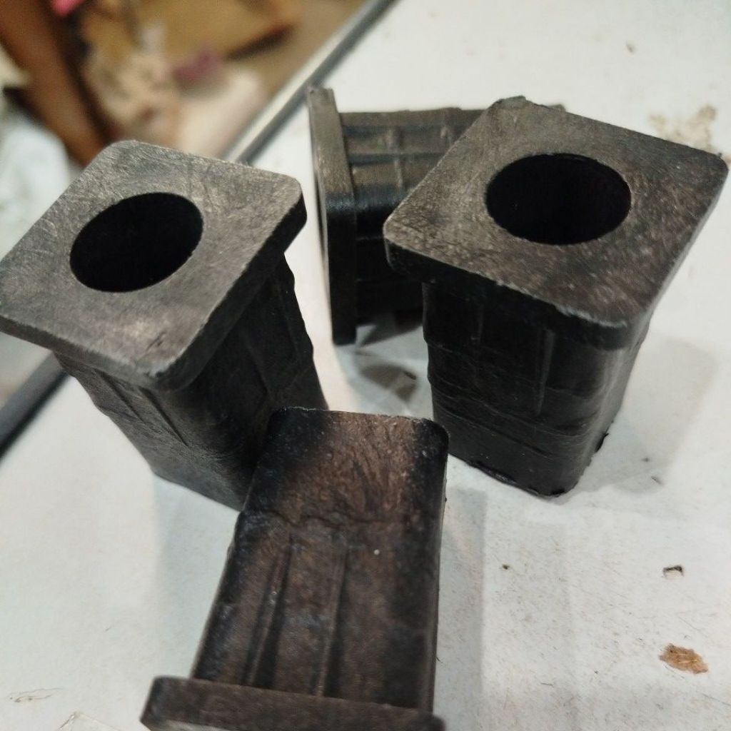 combo 4 cái nút cọc màn giường tầng gấp sinh viên học sinh ký túc xá homestay chụp nhựa bịt cọc màn