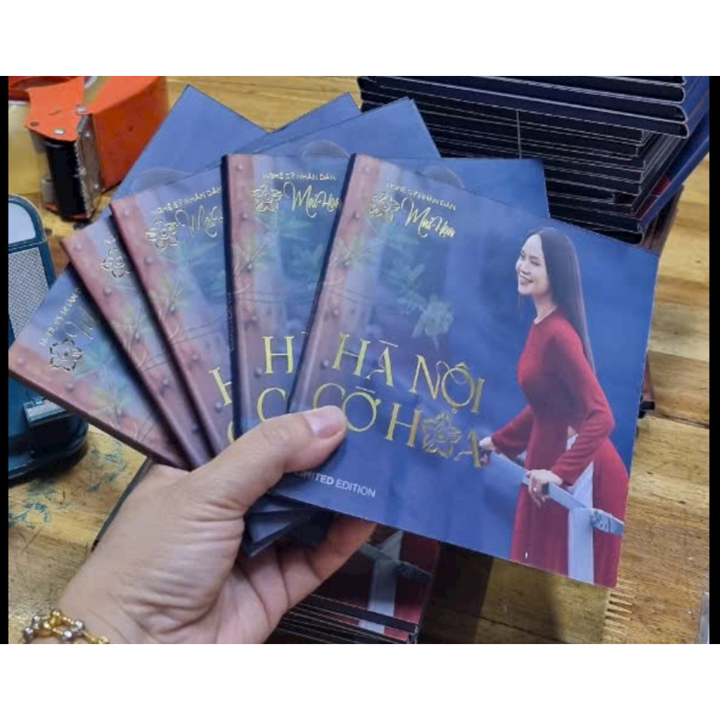 CD của NSND Mai Hoa - Hà Nội Cờ Hoa - Do Đài Phát thanh và truyền hình Hà Nội phát hành 24/9/2025