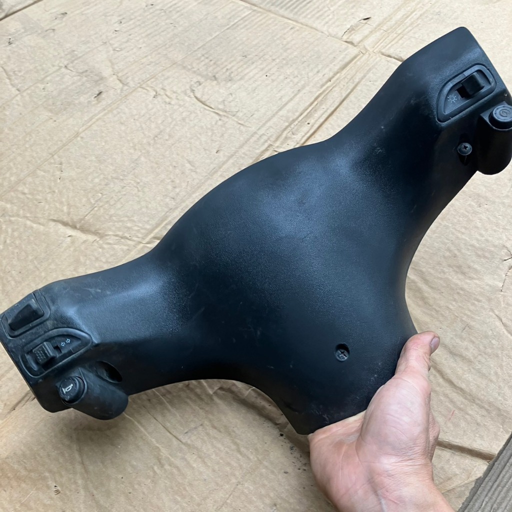 full cụm nhựa gáy kèm nút điều khiển của piaggio zip 100 các đời zip 100  ( hàng zin tháo xe)