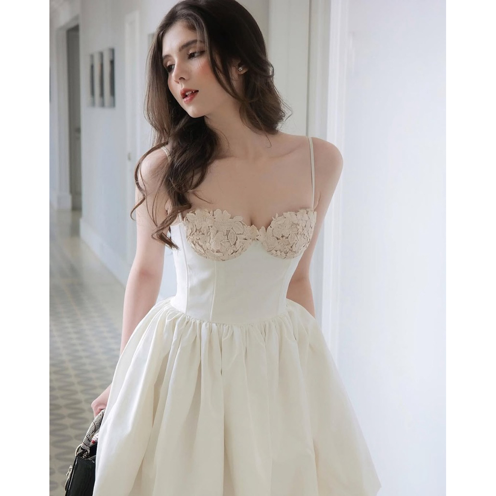 Pass váy OIA Studio