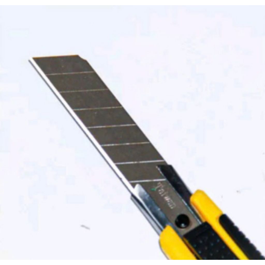Dao rọc giấy (Cutter Knife) Foot NO 85007 ( màu ngẫu nhiên)