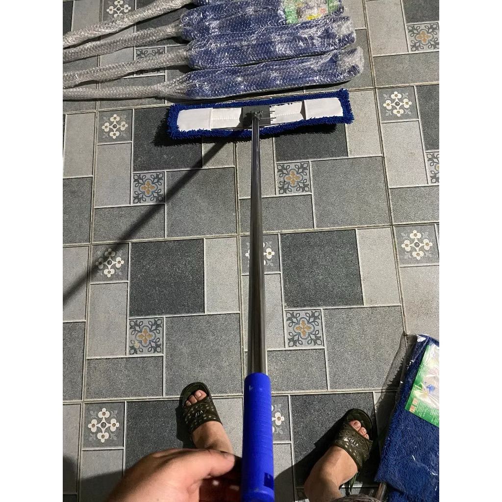 Cây lau nhà công nghiệp 60cm,gồm có 1 khung cán và 1 tấm lau