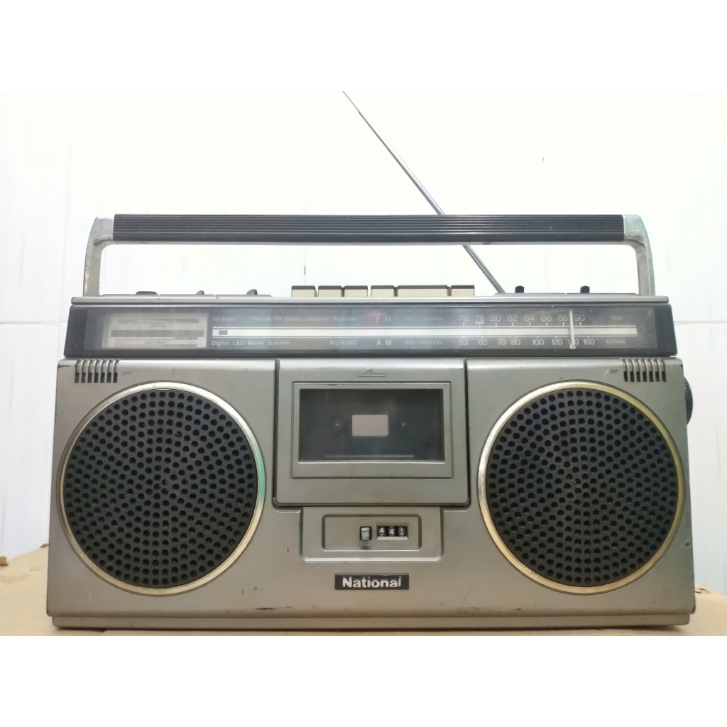 Radio cassette National RQ-4050 đồ cũ nghe hay ok 100% (10W) ( Có đường line gắn điện thoại vào )