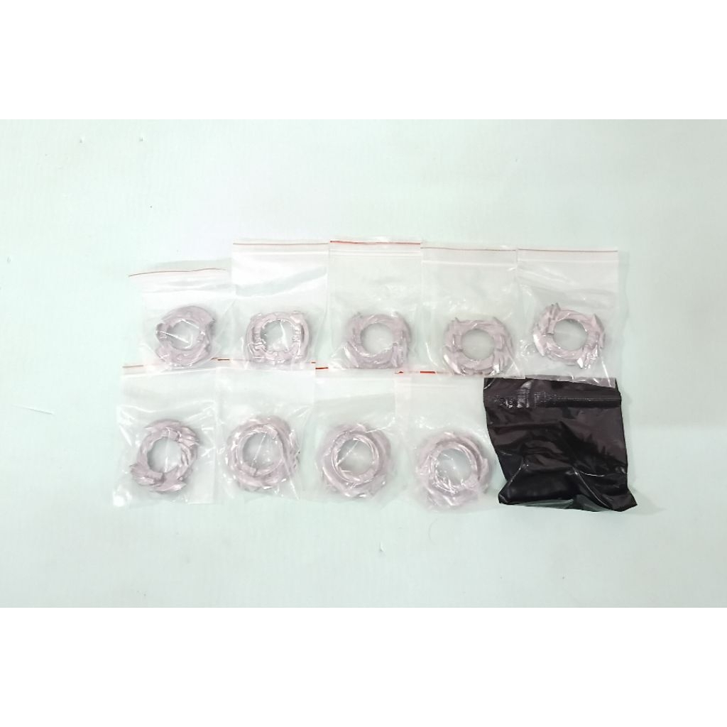 Con quay Beyblade Burst Disc mới