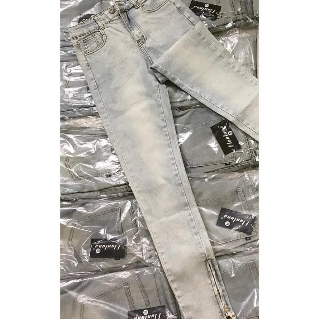 Quần Jean Ôm Trơn Màu Xanh Bạc Khóa Gấu, Không Khóa Girl Phố - MOXIE BOUTIQUE-