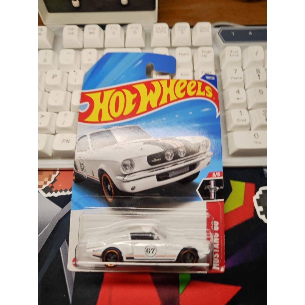 xe Hot Wheels basic 67' Shelby GT500