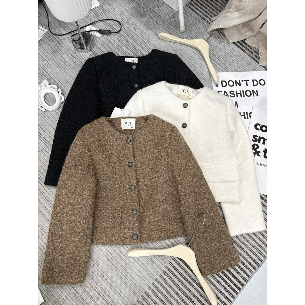 Áo Khoác Dạ Tweed Bông Xù Dáng Ngắn Cổ Tròn Túi Nắp 3 Màu Nâu,Kem,Đen diện thu đông siêu xinh-Dành Cho Nữ | BigBuy360 - bigbuy360.vn