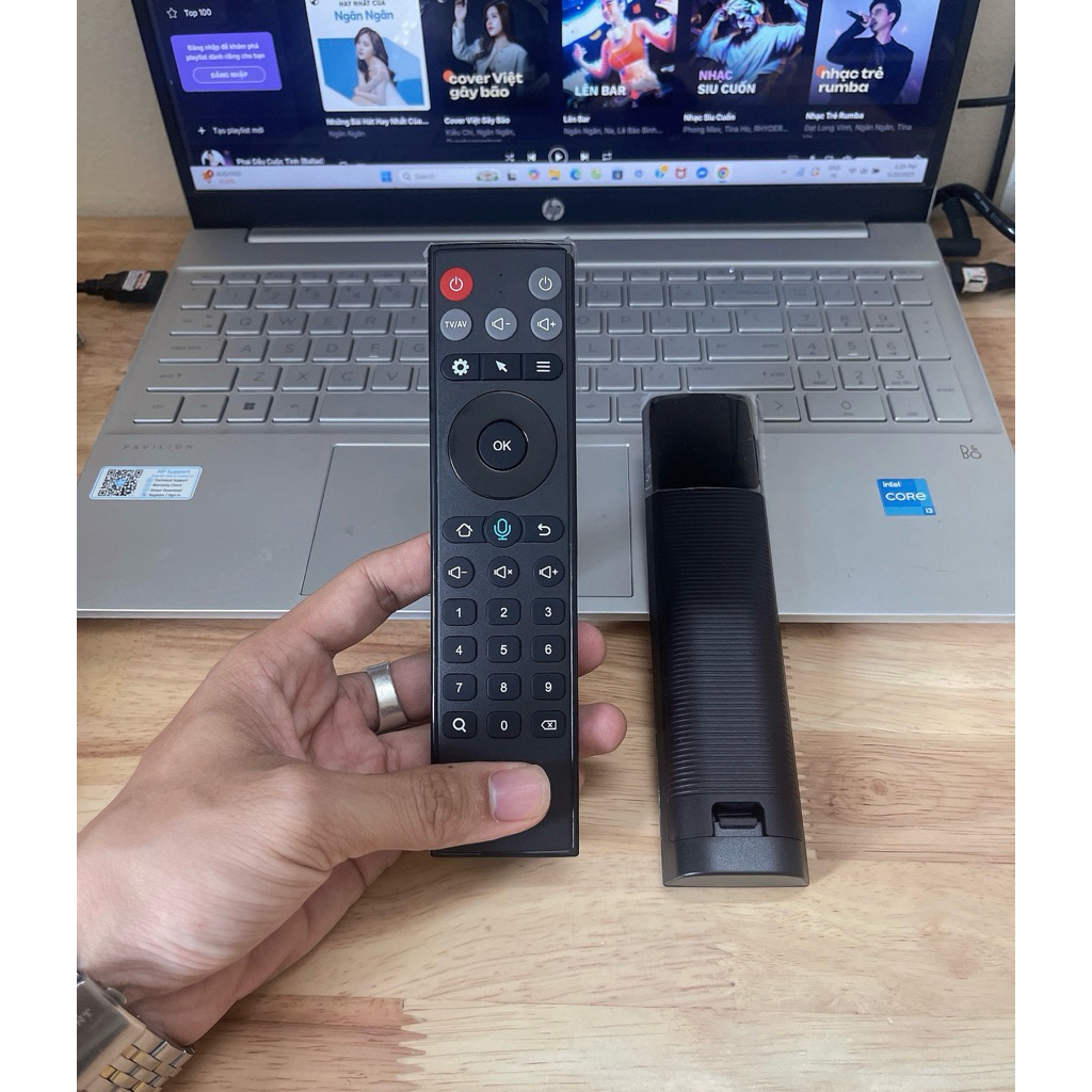 Điều khiển Tivi Asanzo giọng nói đa năng( Tivi phải có nút nguồn bật lên hình mới dùng được)