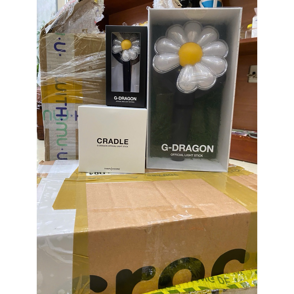 [HÀNG CÓ SẴN + TẶNG PIN] G-DRAGON OFFICIAL LIGHTSTICK - DAISY BONG Keyring G Dragon Chậu Đựng Lights