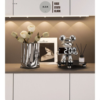  Đồng hồ gấu bearbrick decor phòng khách hiện đại đồng hồ decor kệ tivi cao cấp cao 26cm KENDECOR 