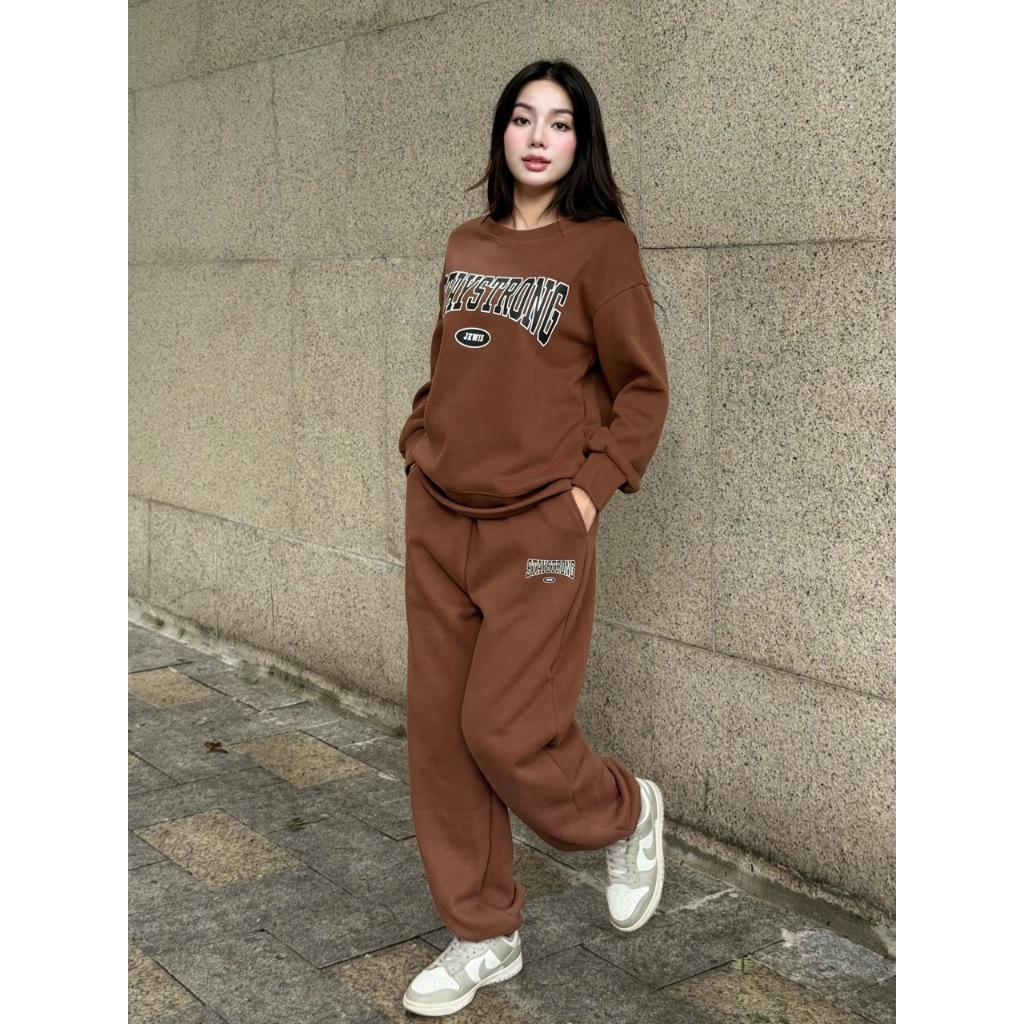 Set Nỉ STAY STRONG Jewis Tone Nâu Trendy Phong Cách Thể Thao Cá Tính - J794