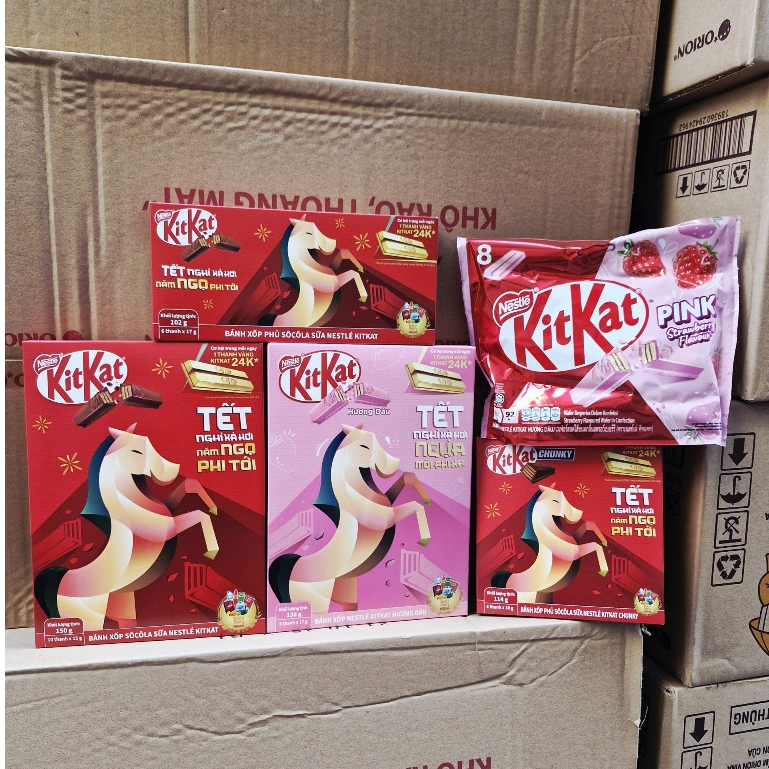 Bánh Xốp Phủ Socola Sữa/ Kitkat Dâu Nestle' KitKat hộp Tết 2026