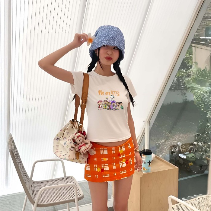 Áo babytee nữ GUMITEE “WE ARE BI TI ÉT” GM41 dáng suông cotton tay ngắn