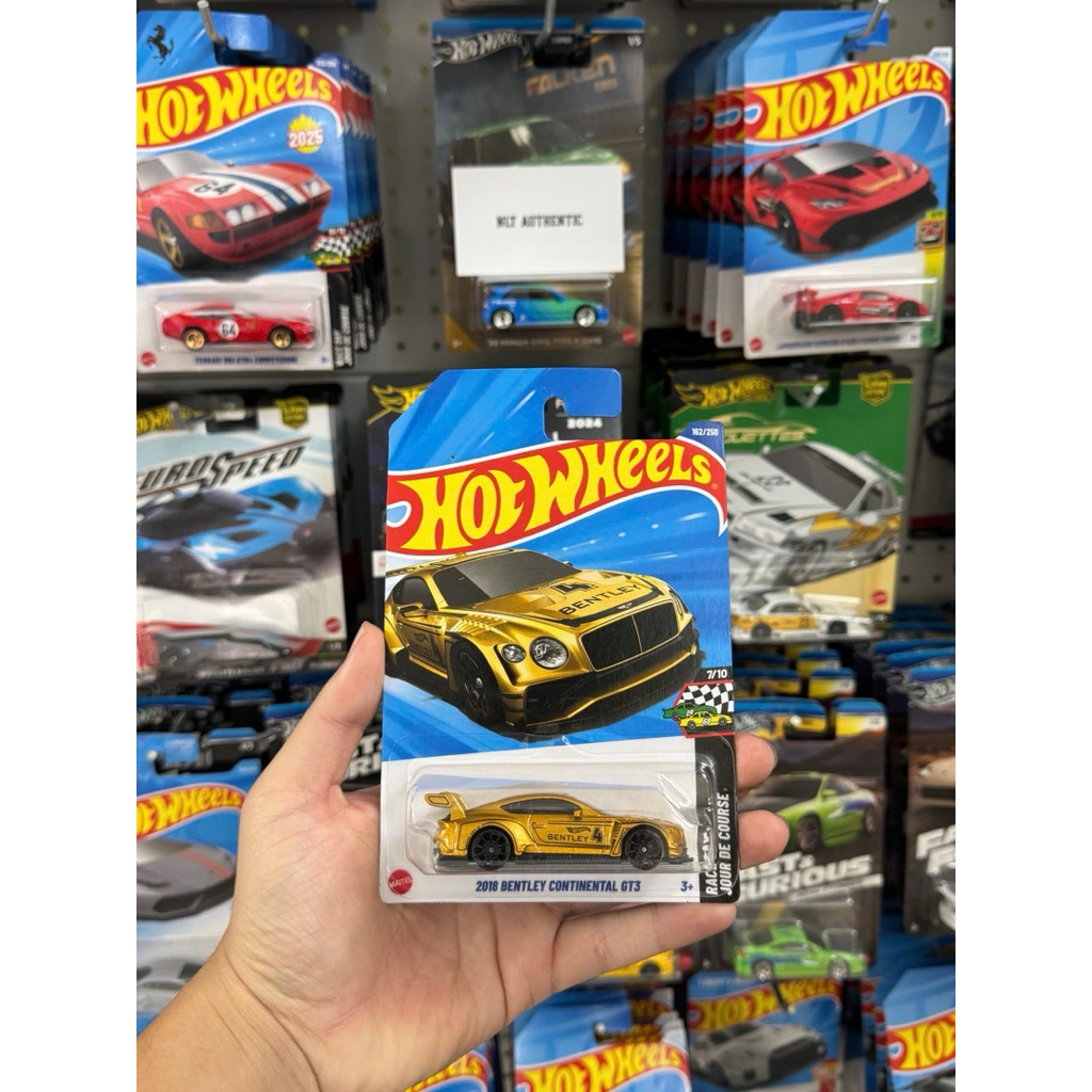Xe Hotwheels 2018 BENTLEY CONTINENTAL GT3 ( card bị đục lỗ )