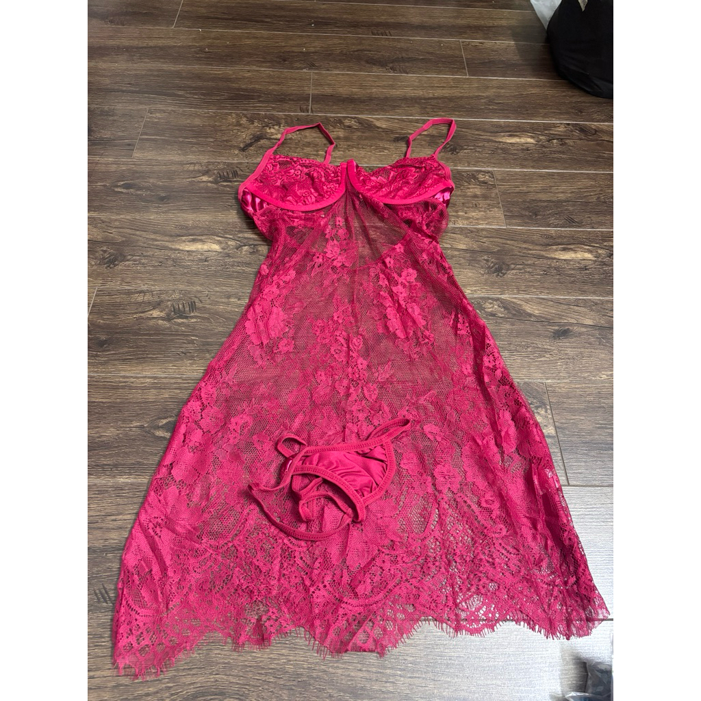 new. đầm ngủ đỏ M. q35