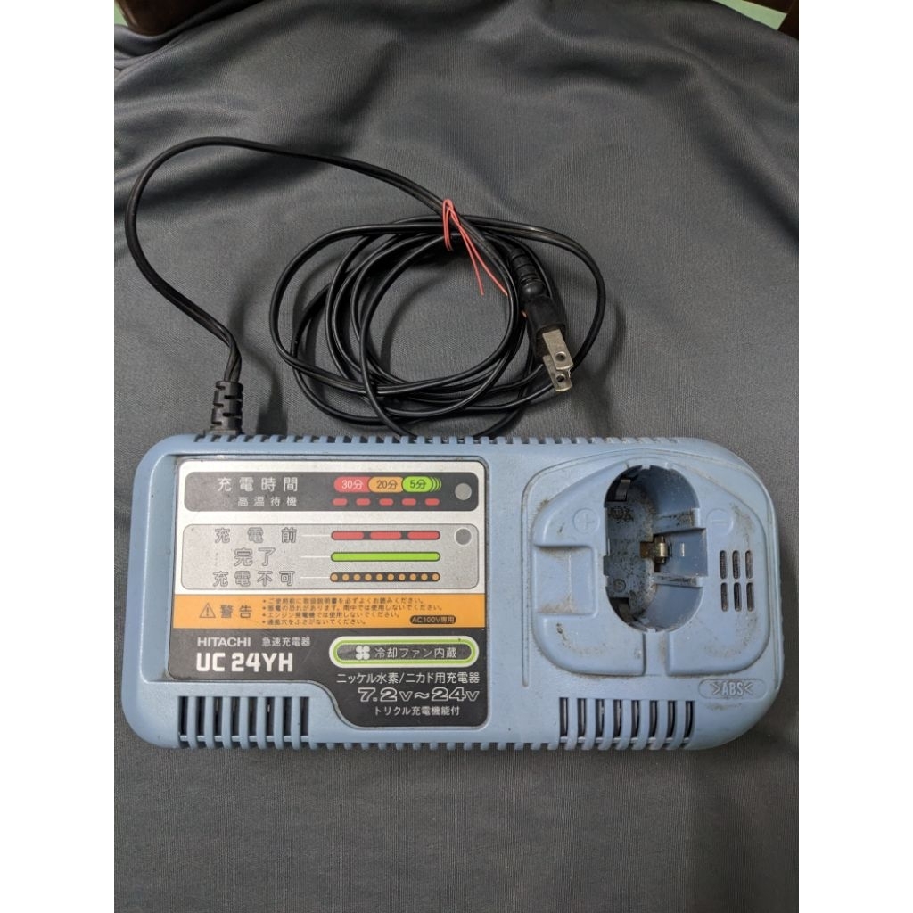 Sạc Hitachi 100v.