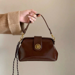  Túi nhà Mận -  Mận Vintage Mini Túi xách Đeo Vai Nữ  Túi Kẹp Nách Đi Chơi Tết Túi Khóa Xoay Sang Chảnh Dáng Nhỏ Xinh 