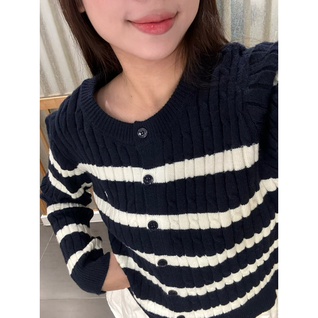 Áo len CDG thêu ngựa