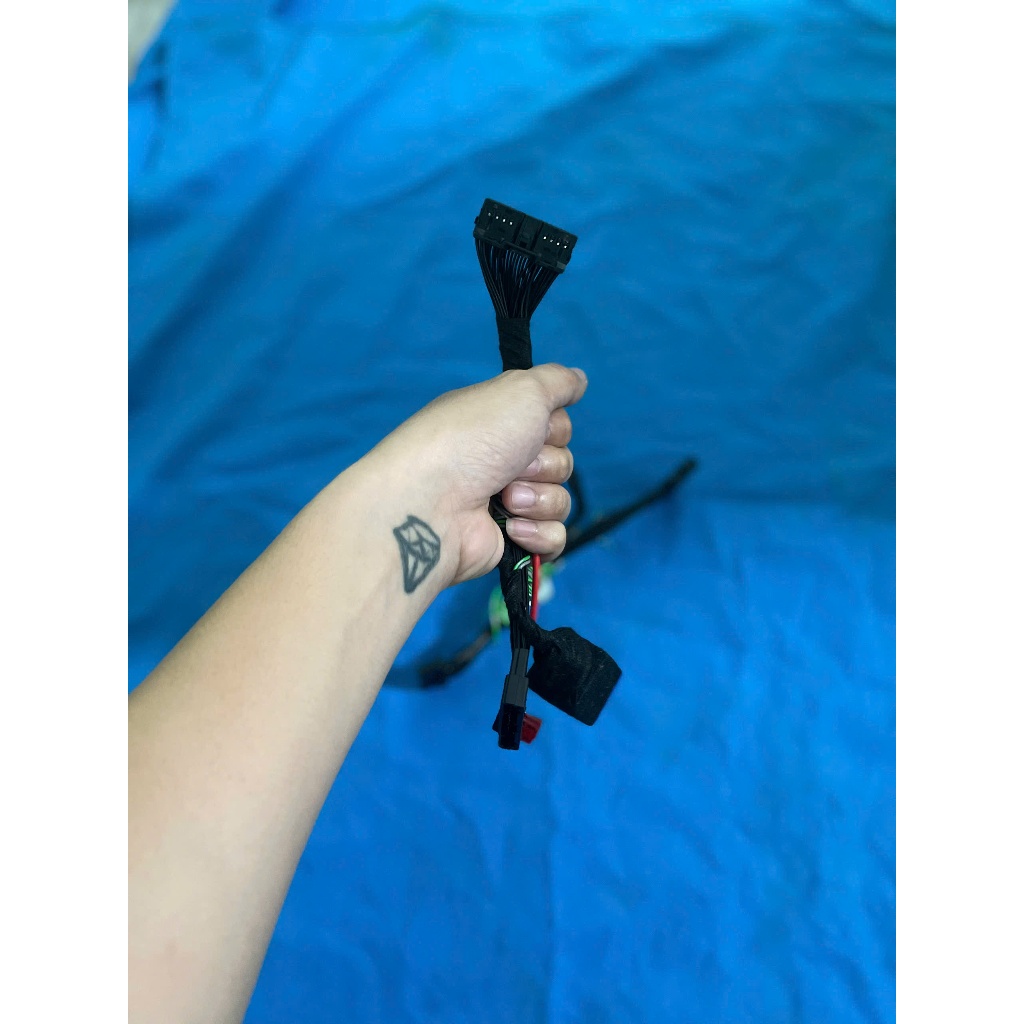 Giắc cắm lấy lệnh pha cho INNOVA CROSS ( innova 2024-2025)