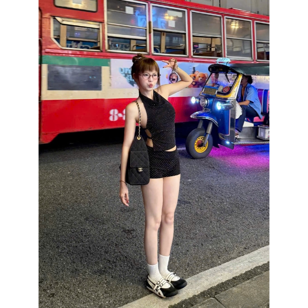[CÓ TÁCH LẺ] Áo cổ yếm và quần short cạp trễ đính đá gập eo tôn dáng DABIN -  𝐊𝐈𝐋𝐋 𝐒𝐘𝐒𝐓𝐄𝐌 | BigBuy360 - bigbuy360.vn