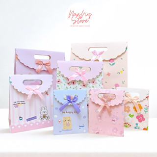 Combo 5 túi giấy đựng quà tặng, mỹ phẩm có nắp nơ dán ivory loại đẹp nhiều cỡ (giao mẫu ngẫu nhiên) Menystore