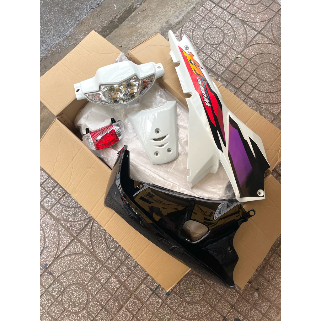 Bộ Dàn Áo Xe Wave ZX Wave Nhỏ ABS Màu Trắng Yếm Đen 16 Món Nhựa Bóng & Nhựa Nhám Kèm Tem 3 Lớp Cho W