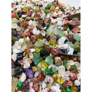  ảnh thật  1kg đá Thạch anh phong thuỷ   nhiều màu  rải móng nhà trang trí bể cá chậu cây 