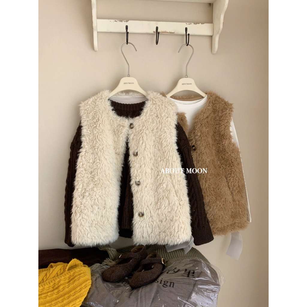 𝐀𝐁𝐎𝐔𝐓 𝐌𝐎𝐎𝐍 - Áo khoác gile lông teddy