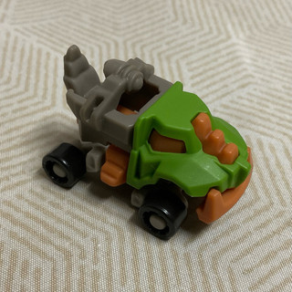 Mô hình xe trứng Kinder Joy