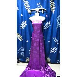 C785 - Vải Gấm lụa hoa màu tím môn, co dãn