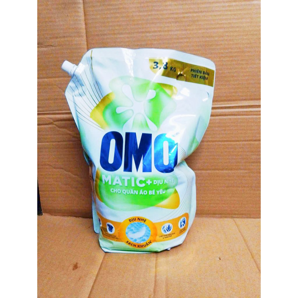 Nước giặt OMO Matic 3,8kg cho quần áo bé yêu