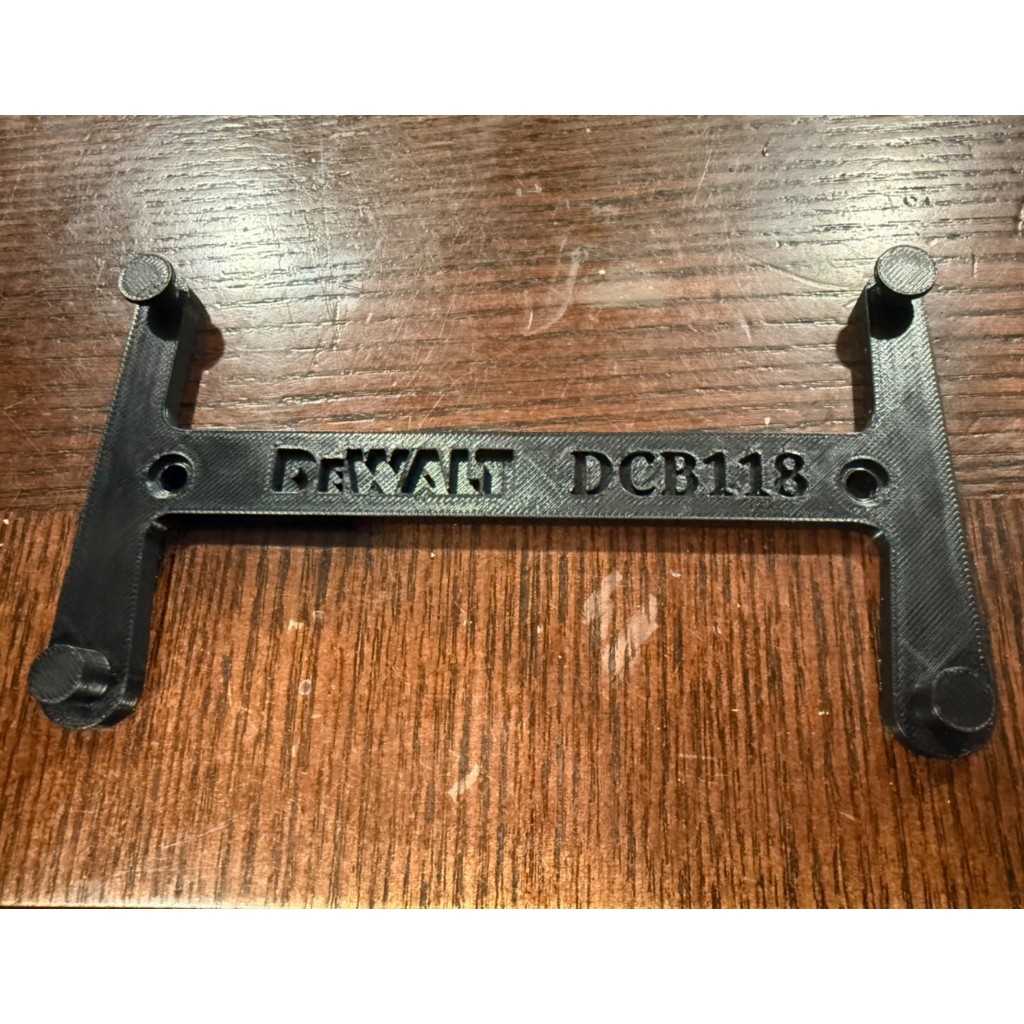 Đế treo sạc DCB118 Dewalt lên tường, vách sắt lỗ Tools Design VN