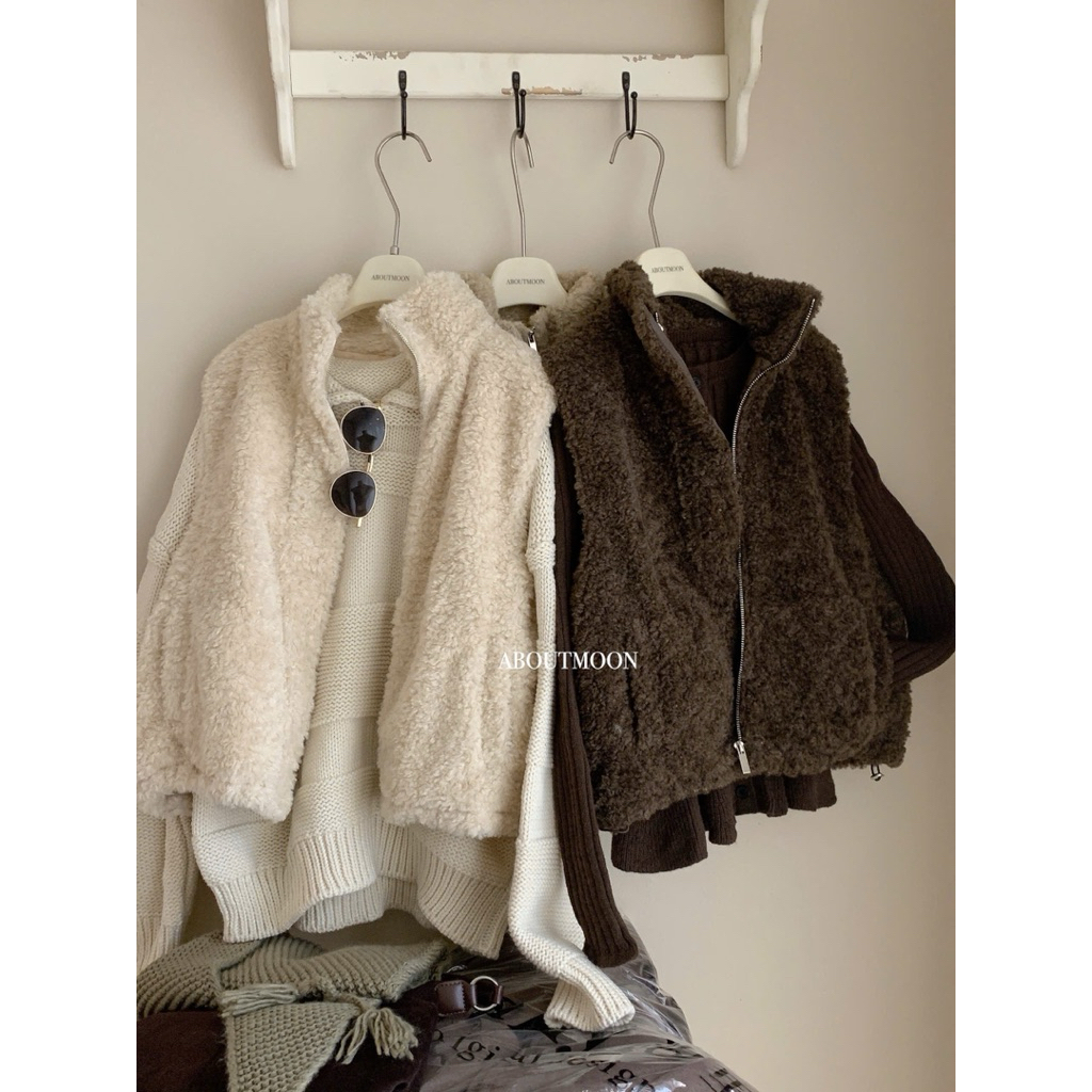 𝐀𝐁𝐎𝐔𝐓 𝐌𝐎𝐎𝐍 🧸- Áo khoác gile lông khóa kéo Cozy