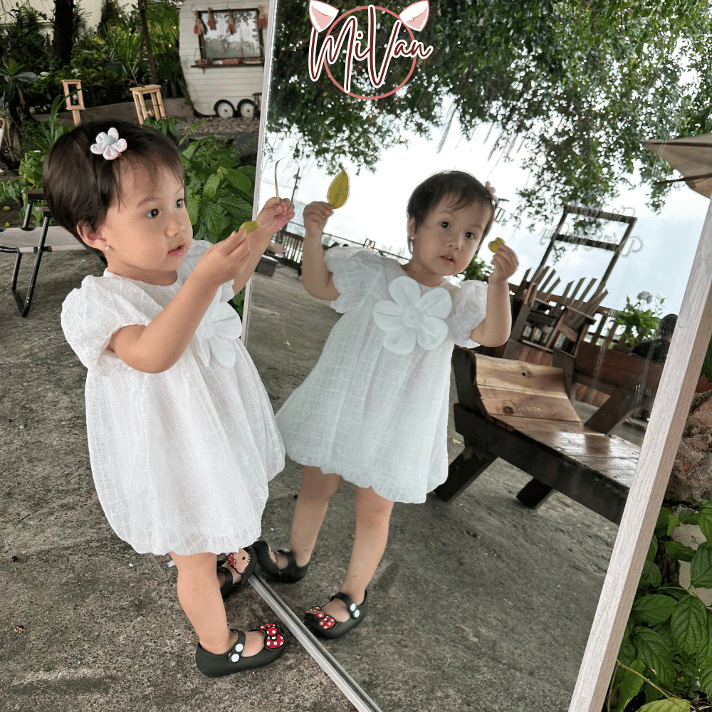 Váy Babydoll Hoa Cúc Trắng cho bé gái 8–16kg | Đầm công chúa tay phồng form rộng dễ thương