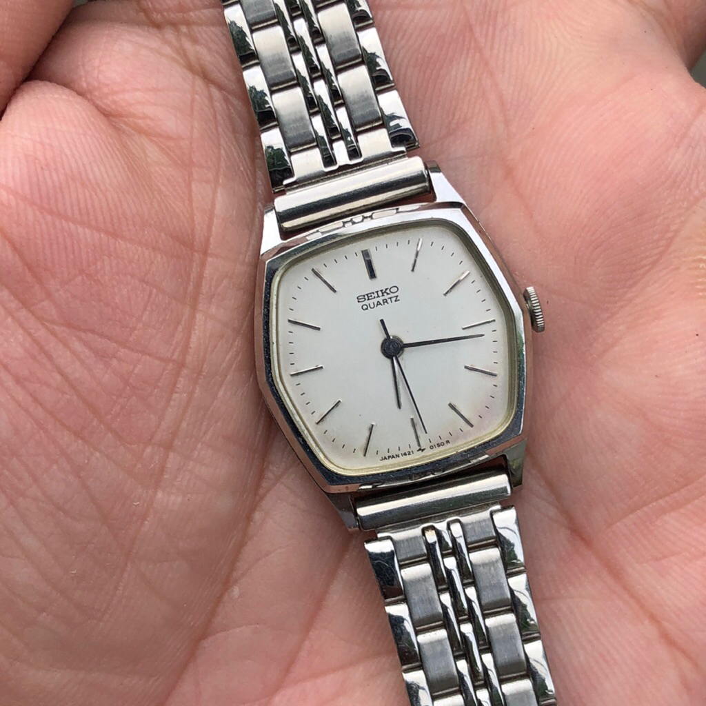 Đồng hồ Nữ Seiko tank form 6 giác dây thép